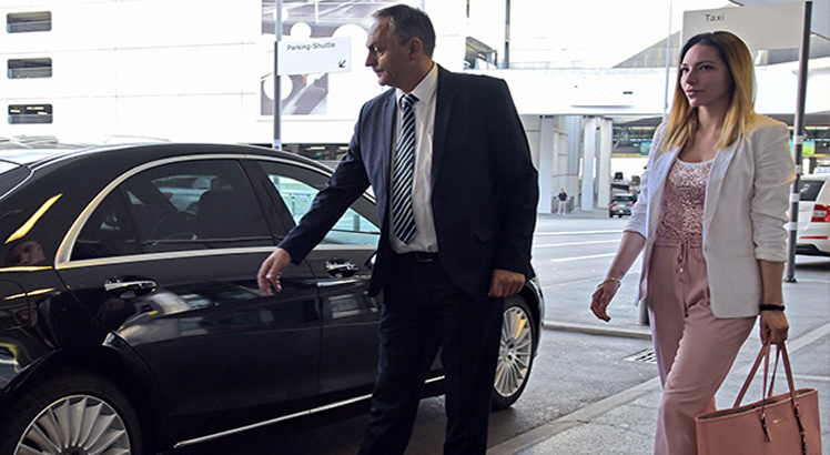 wilton ct limo airport pick-up